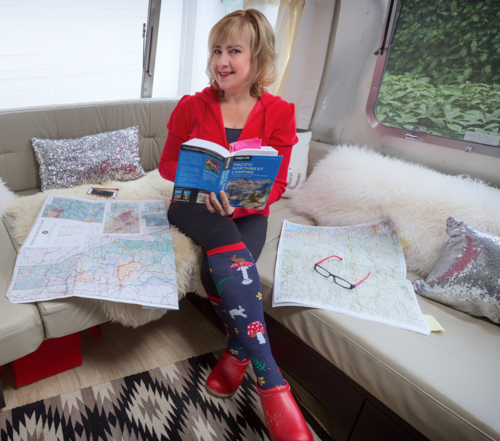 womanreadingbook