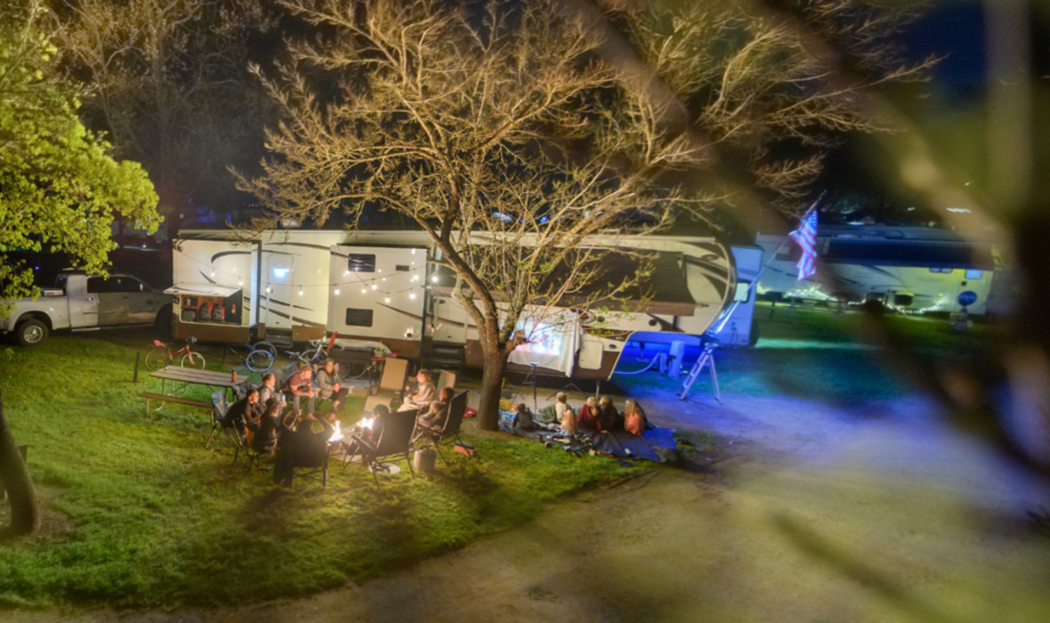 Family camping near RV_h 