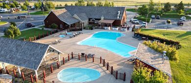 Elkhorn_ridge_pool.JPG