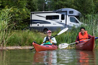Mariah_Reading_kayaking_with_RV