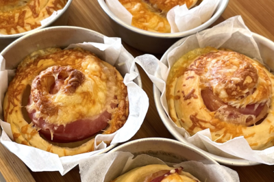 Dutch Oven Bacon Cheese Pull Aparts