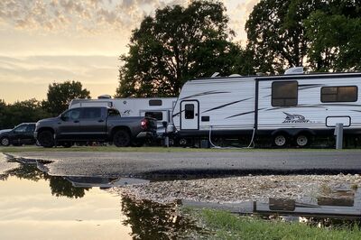 Hog Valley RV Park near Bentonville
