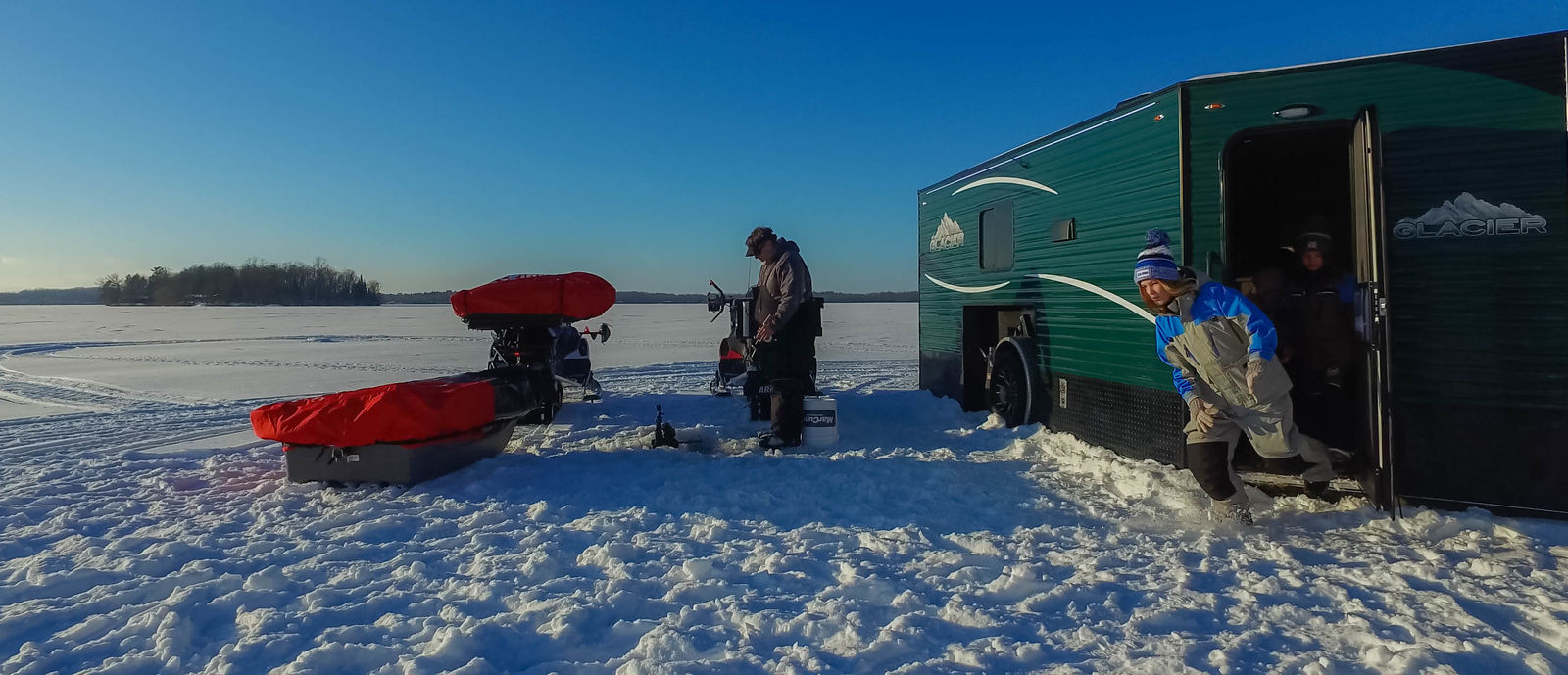 Ice clearance house fishing