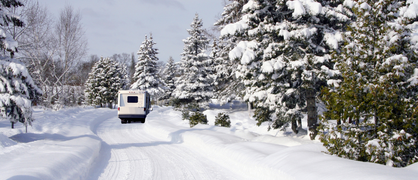 RV on a wintery day_h