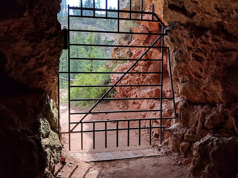 Jewel_Cave