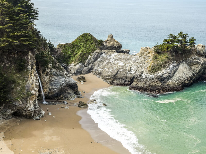 Julia Pfeiffer Burns State Park_Credit to Spiderplay and Visit California