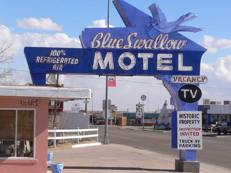 Blue_Swallow_Motel