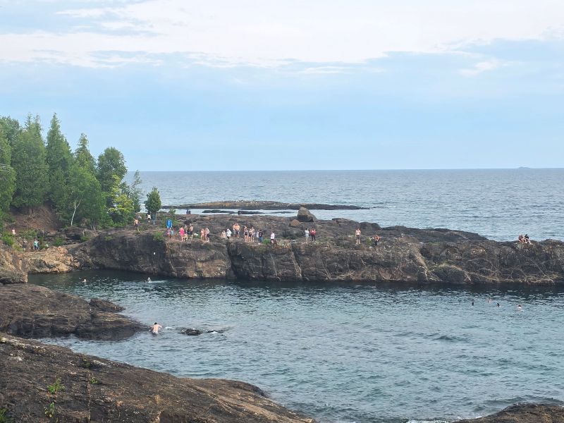 LakeSuperiorBlackRocks